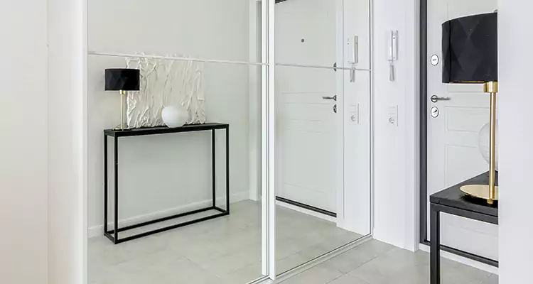 Mirrored Bifold Closet Doors Repair in Lakeland, FL