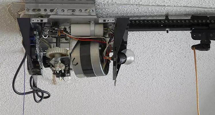 Emergency Garage Door Opener Repair in Lakeland, FL