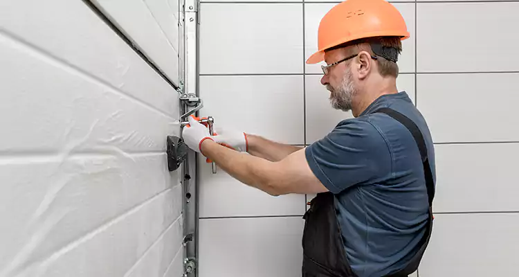 Emergency Garage Door Repair in Lakeland, FL