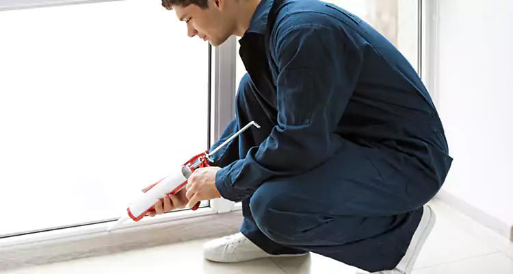 Window Glass Caulk Repair in Lakeland, FL