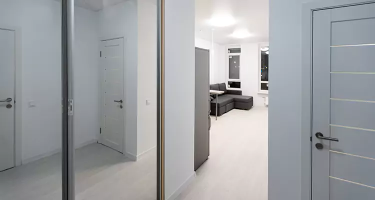 Modern Mirrored Closet Doors Repair in Lakeland, FL